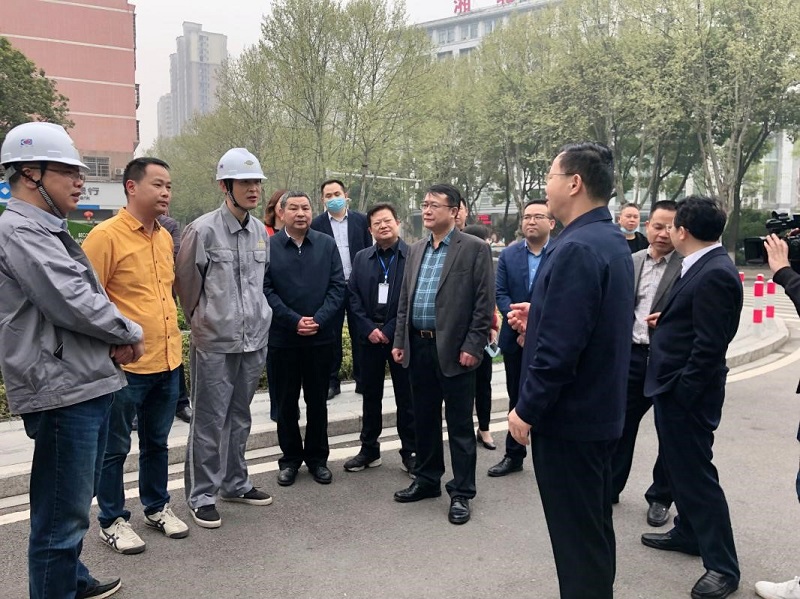 陳閣輝、胡流芳一行到岳州花園項(xiàng)目檢查指導(dǎo)工作