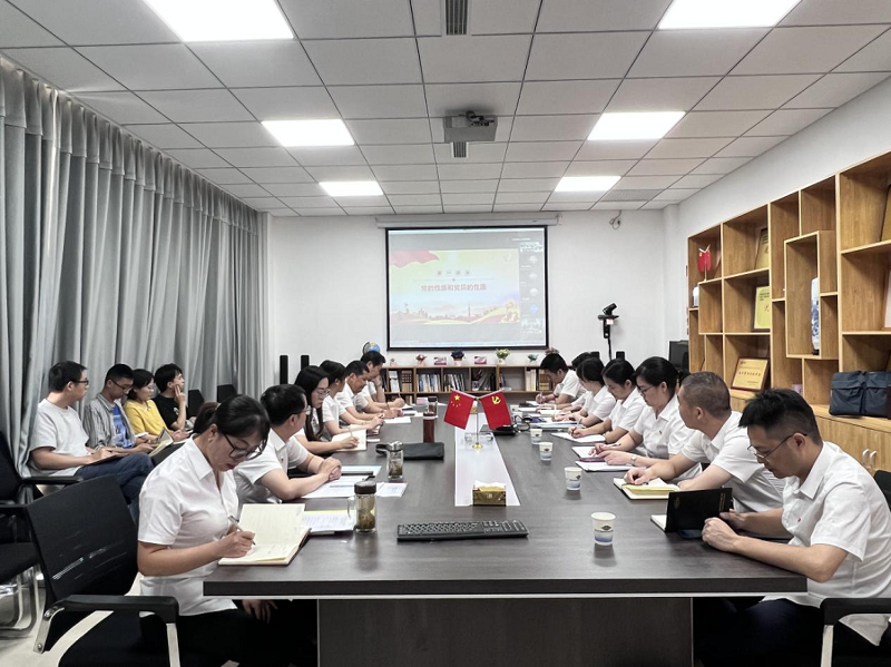 張勇為華北公司黨支部講“強(qiáng)黨性、正作風(fēng)、踐宗旨”專題黨課