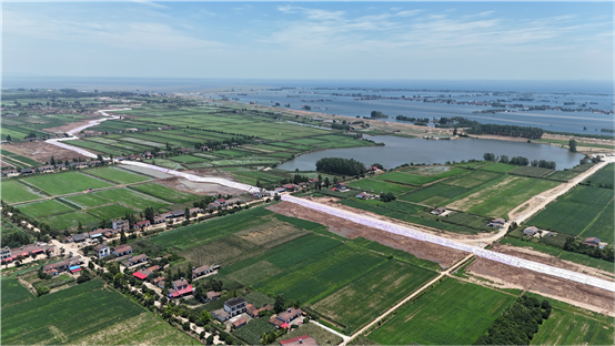 “中國速度”搶建堤壩  “化建湘軍”挺膺擔(dān)當  ——公司搶建岳陽市華容縣團洲垸險情第三道防線紀實